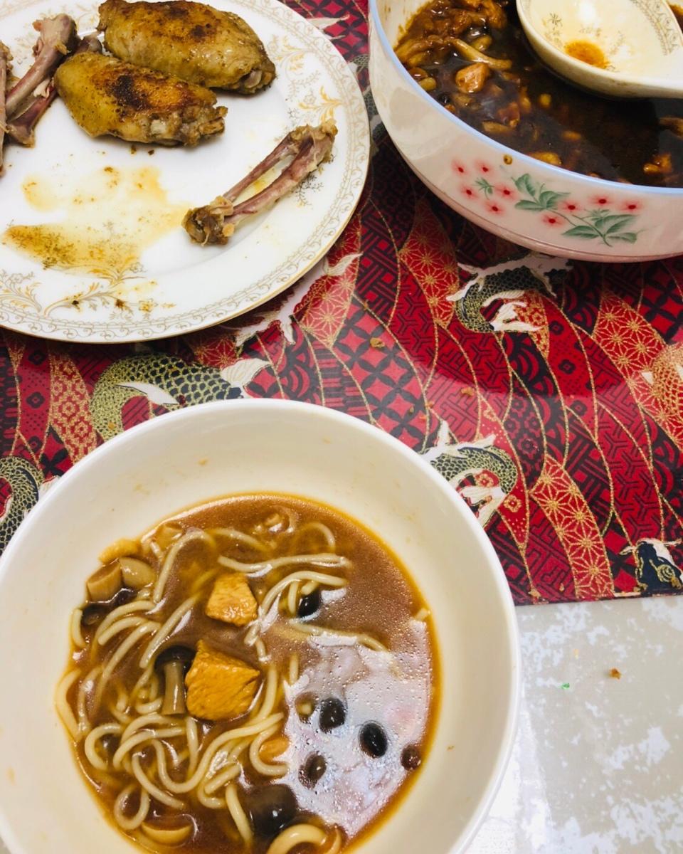 香菇鸡丁面