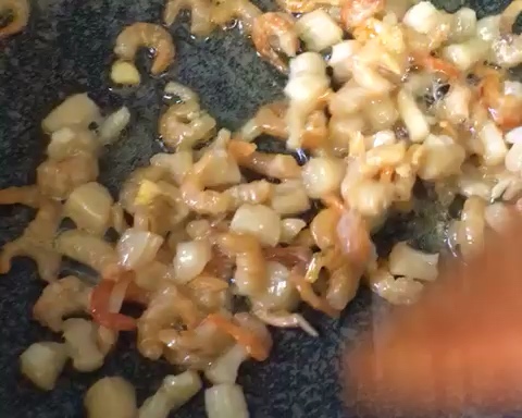 鸡蛋虾米瑶柱炒饭的做法 步骤3