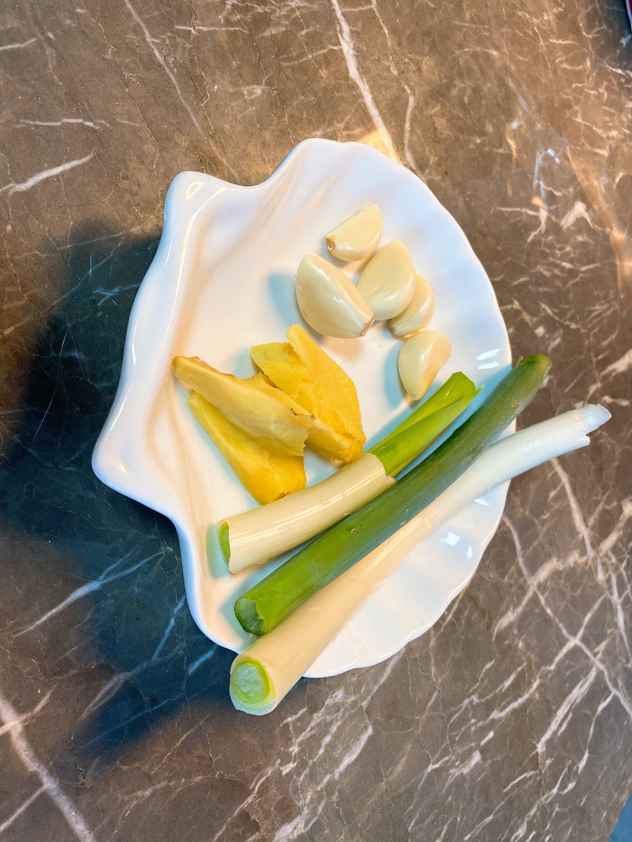 干松茸竹荪鸡汤（新手小白也可以）的做法 步骤3