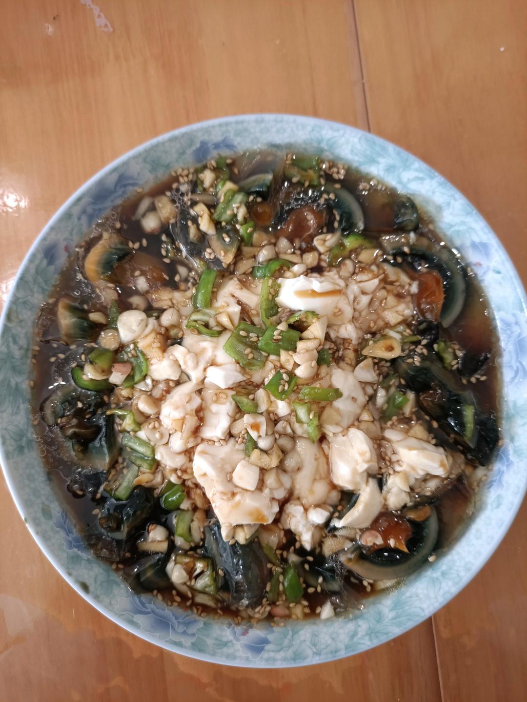 皮蛋拌豆腐