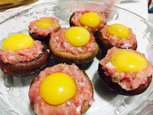 香菇肉饼蒸鹌鹑蛋的做法 步骤4