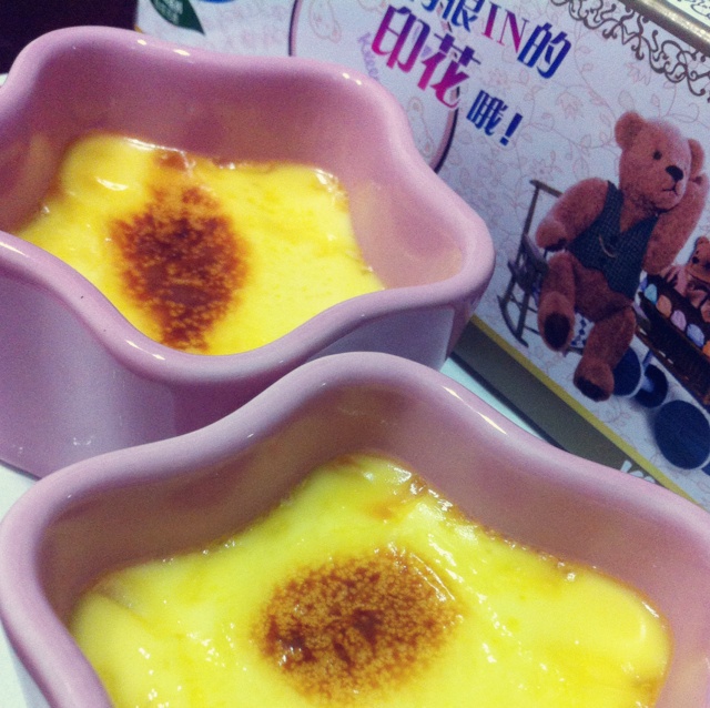 Crèmebrulée。法式烤布雷。焦糖布丁。