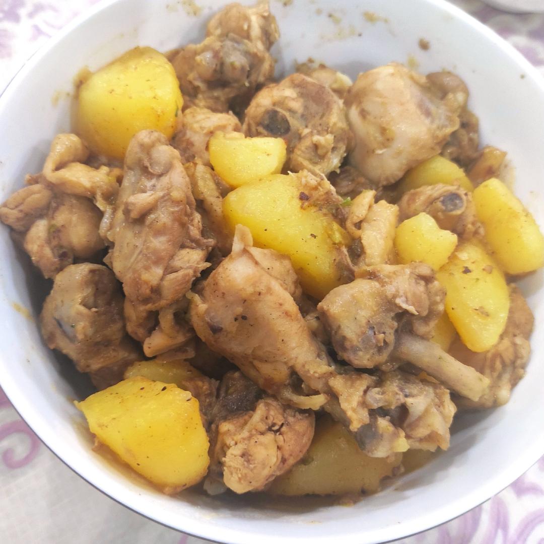 土豆炖鸡块
