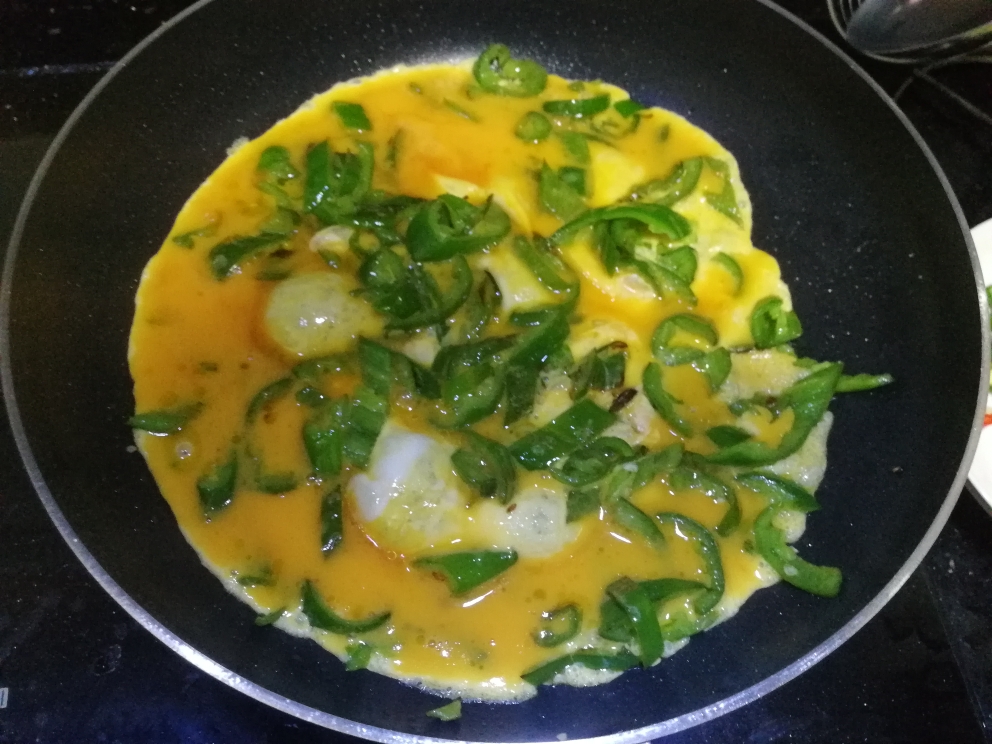 5分钟速菜-青椒炒蛋的做法 步骤4