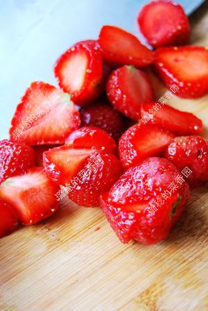 手工大果粒草莓酱的做法 步骤3