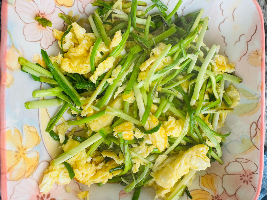 蒜苗炒鸡蛋