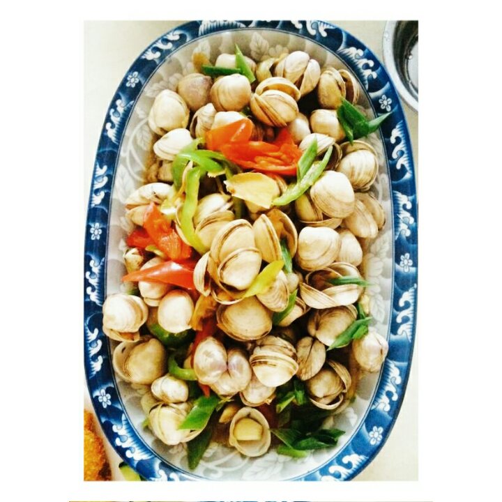 老虾爱美食做的炒小贝壳~白蛤