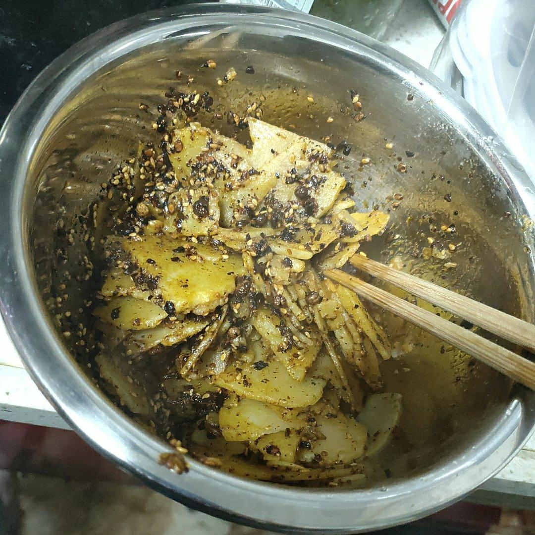 兰州风味麻辣土豆片（又名：通渭路土豆片、马三洋芋片）