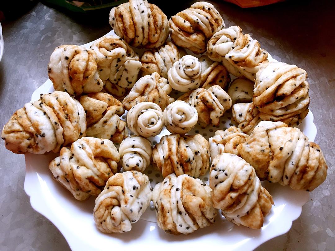 堂妈教你做麻酱黑芝麻花卷