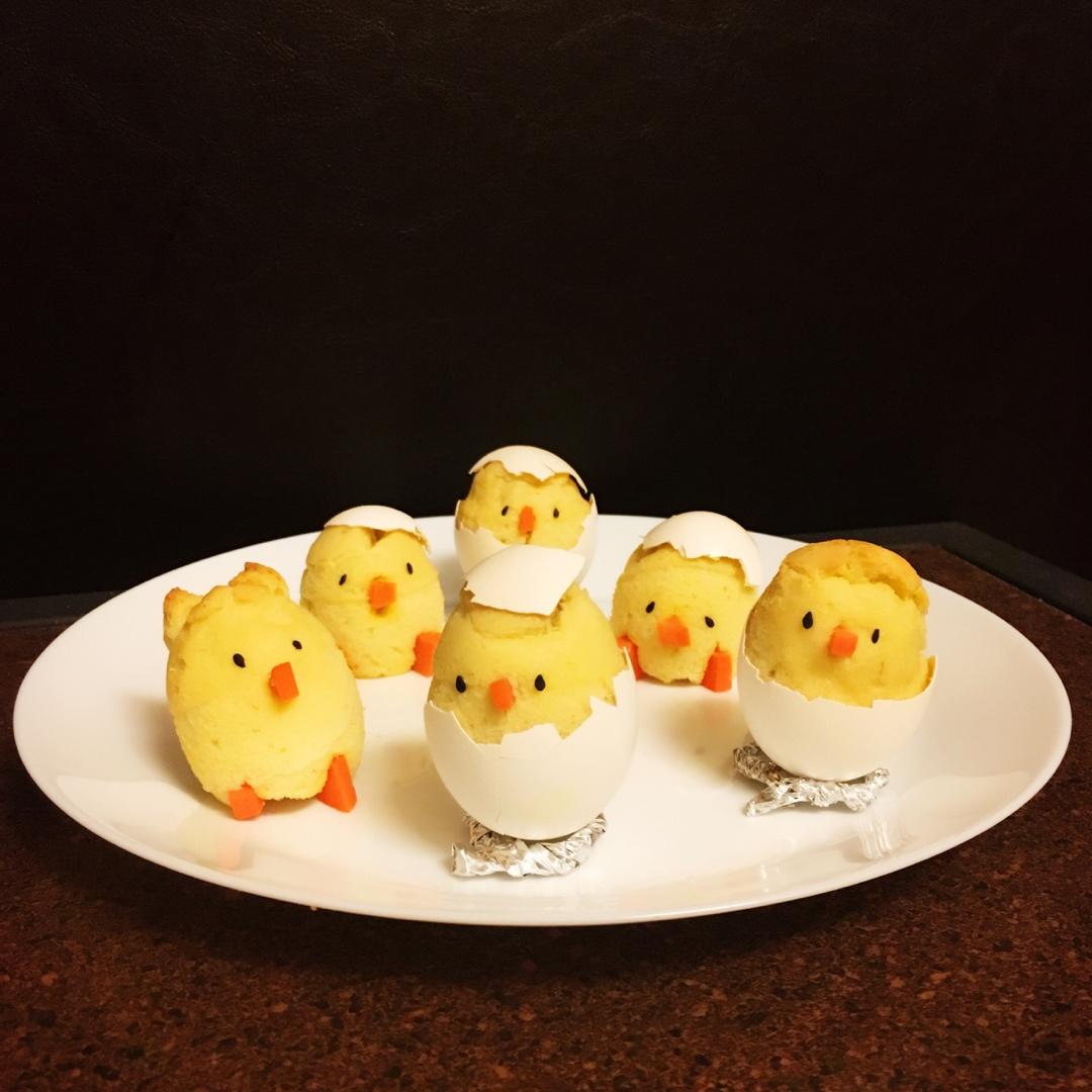 凯小西安小琪做的破壳而出的小鸡蛋糕萌化了的鸡年甜品