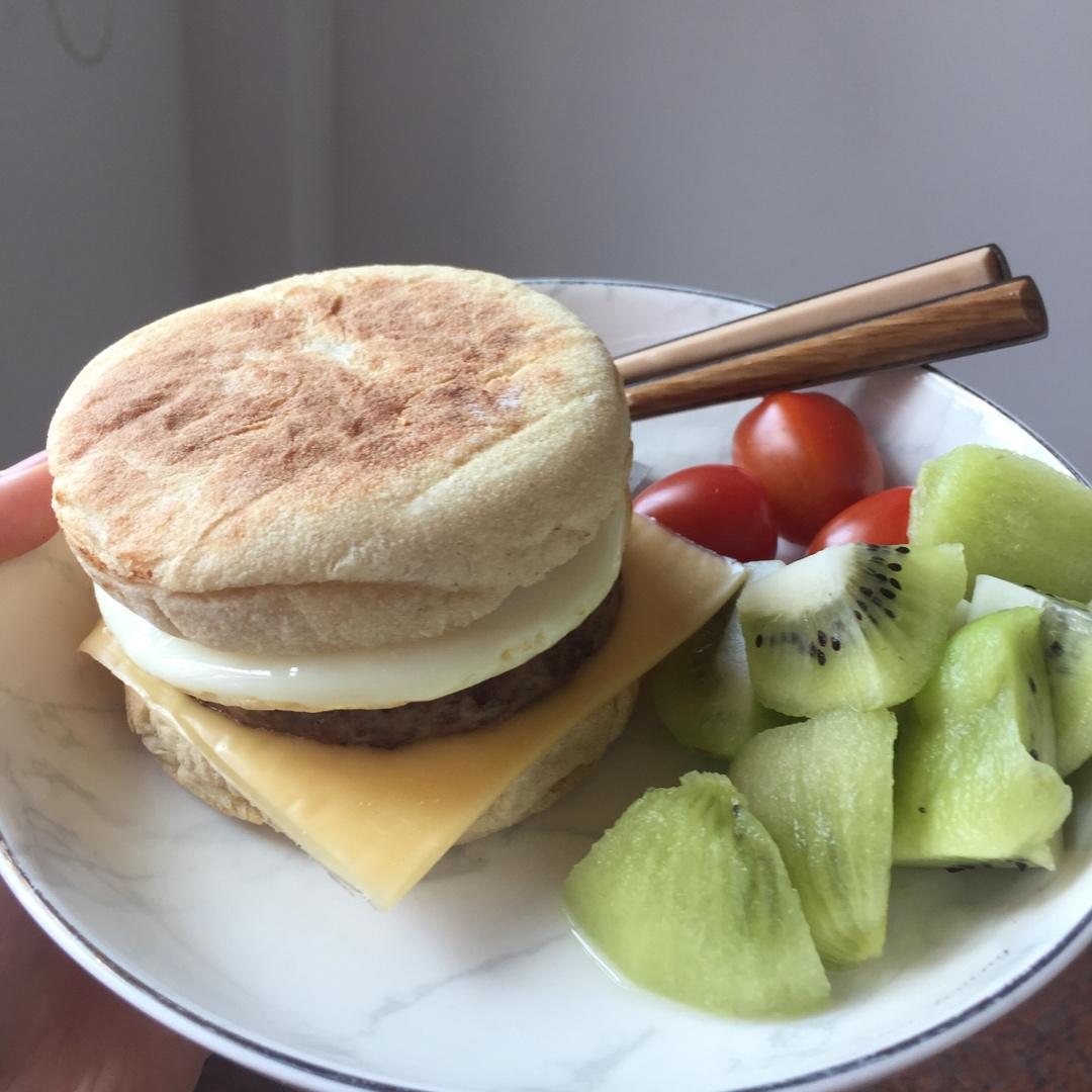 视频|好想每早为你做一顿麦满分——猪柳蛋麦满分