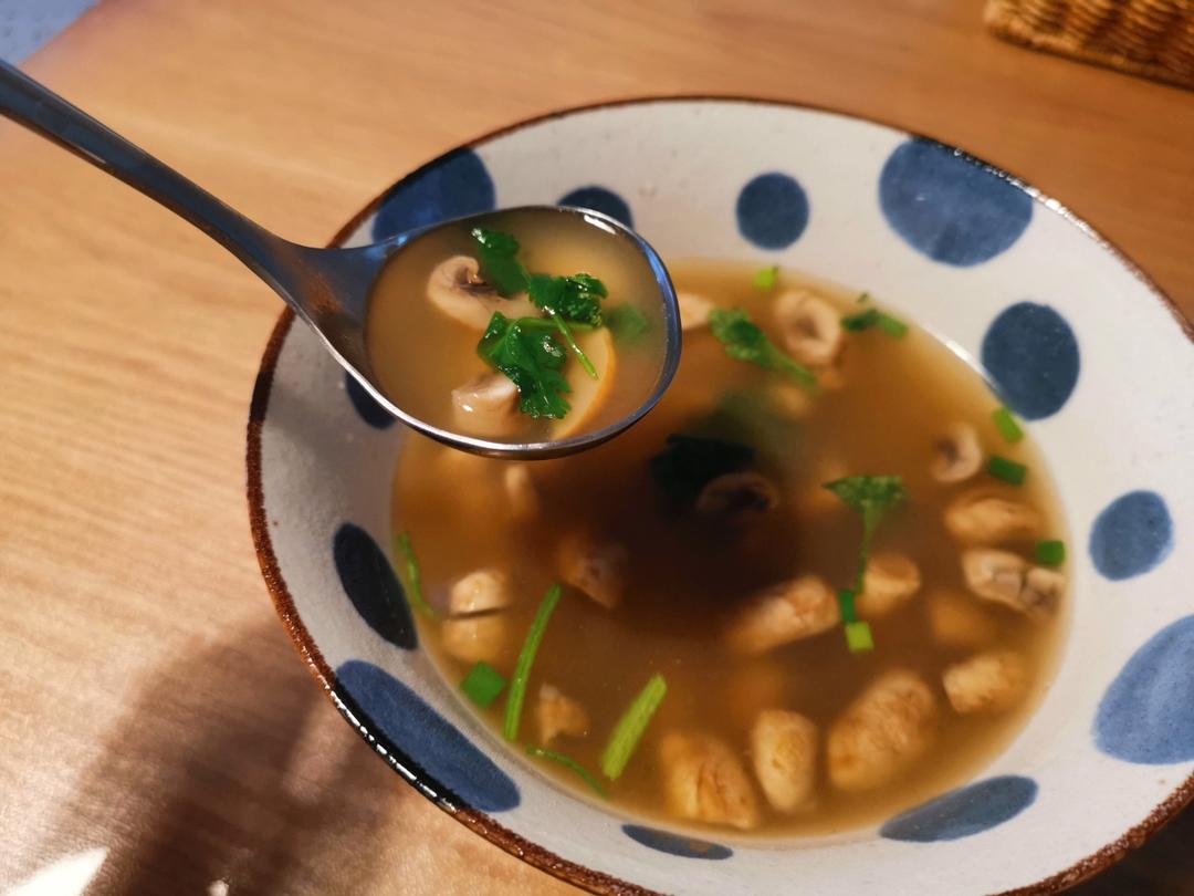 鲜掉眉毛口蘑汤