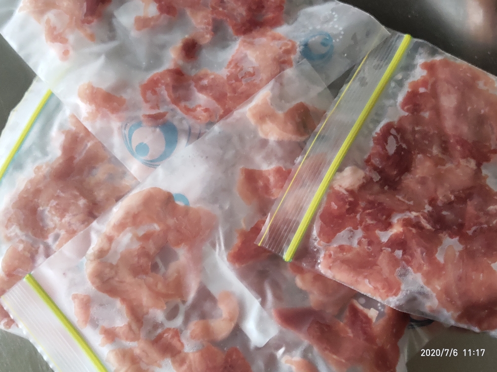 快速解冻猪肉鱼肉虾仁...的方法的做法 步骤4
