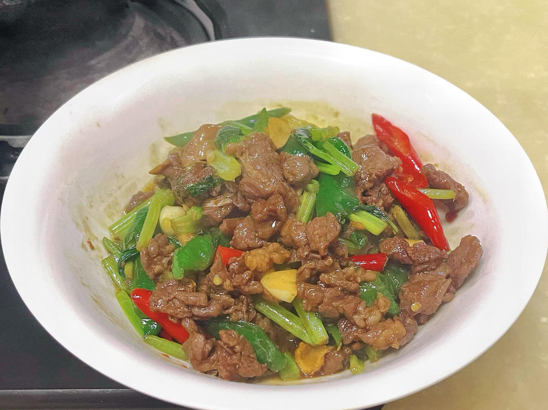 ㊙️家常菜‼️芹菜小炒牛肉‼️牛肉超级嫩滑哟