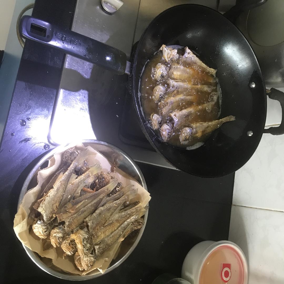 香煎小黄鱼