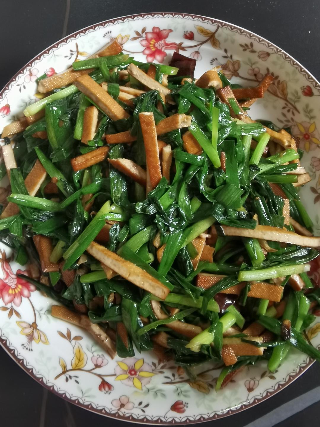 四川人的家常菜-韭菜炒豆干