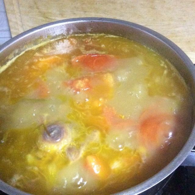咖喱山药番茄胡萝卜牛尾汤的做法