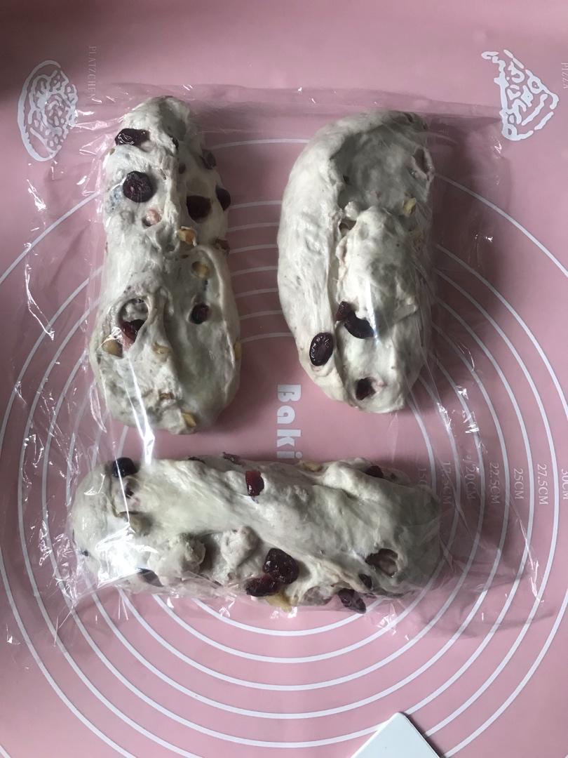 全麦蔓越莓核桃软欧包