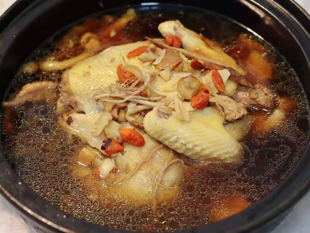 六十年代国宴名菜：人参啤酒鸡汤