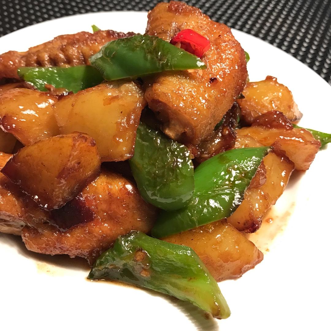 家常版红烧鸡翅土豆