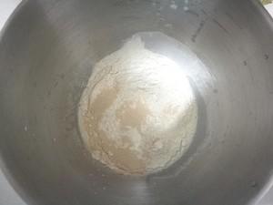 椰蓉炼乳吐司的做法 步骤1