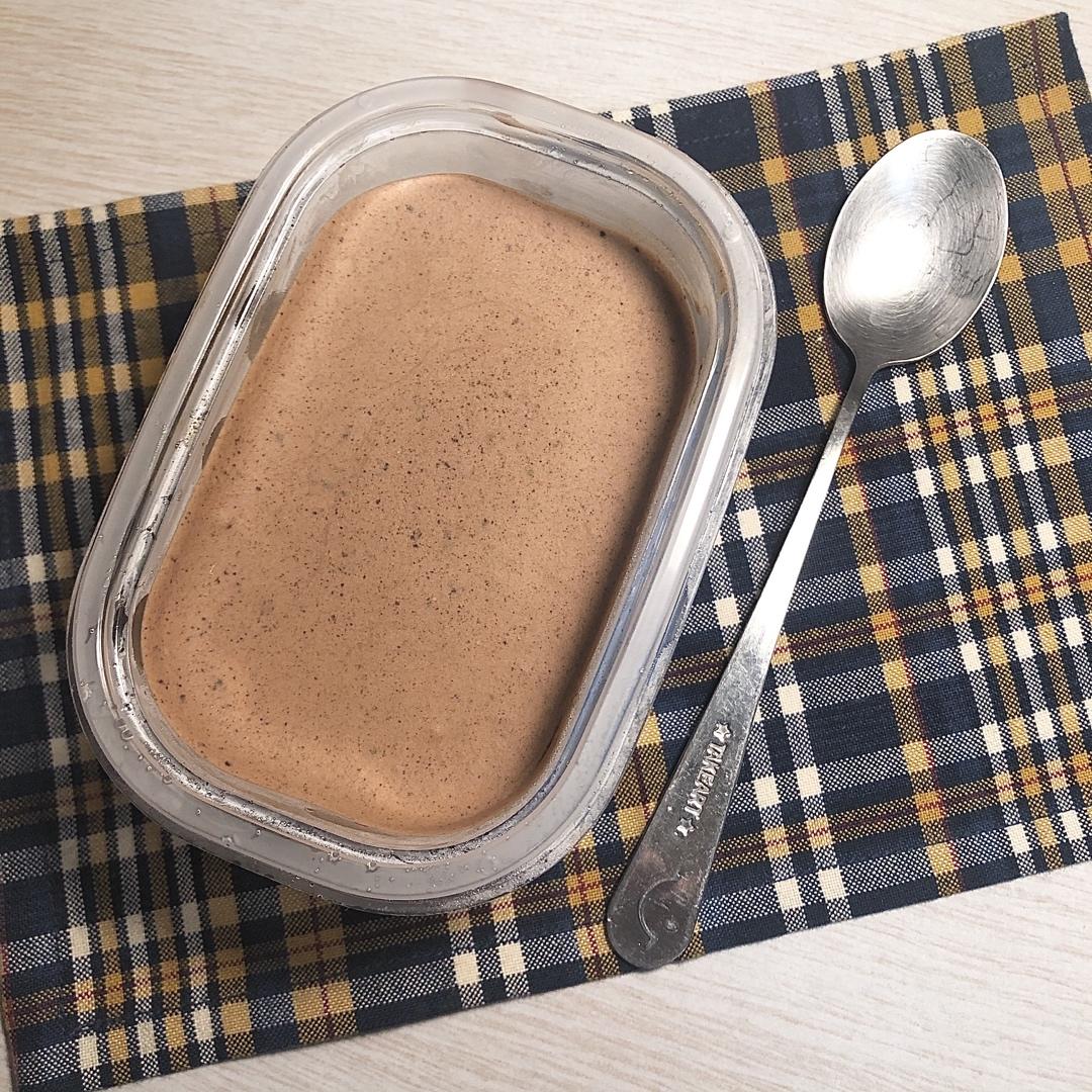 绝对无冰渣的最好吃的巧克力朗姆冰淇淋（纯手工）