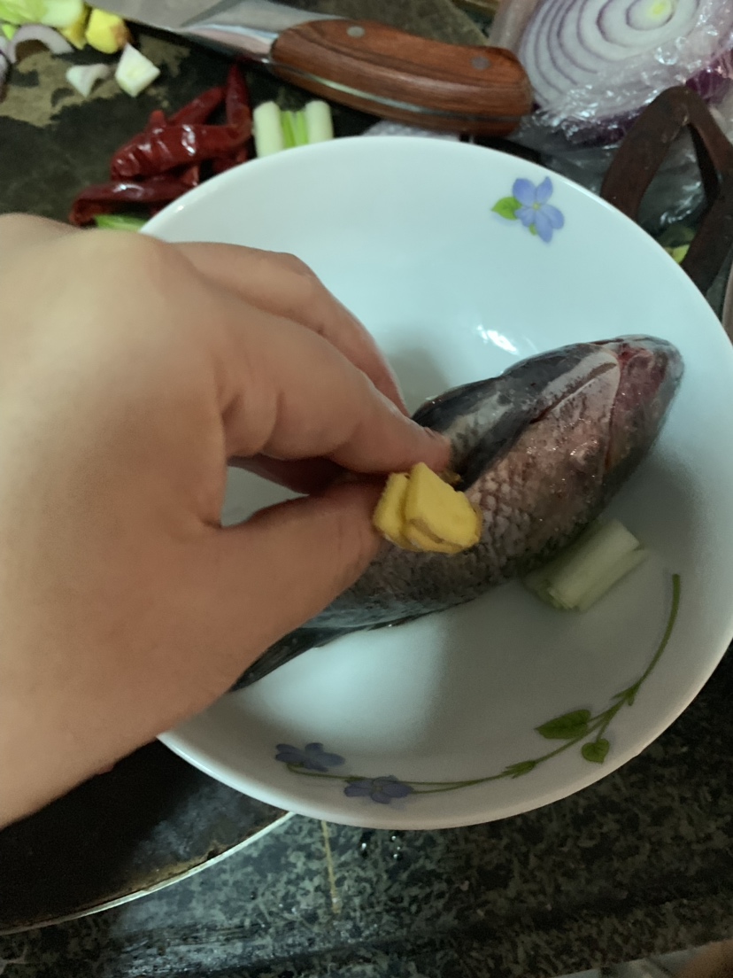 7月➕宝宝就能吃超鲜的蒸鱼汤！的做法 步骤1