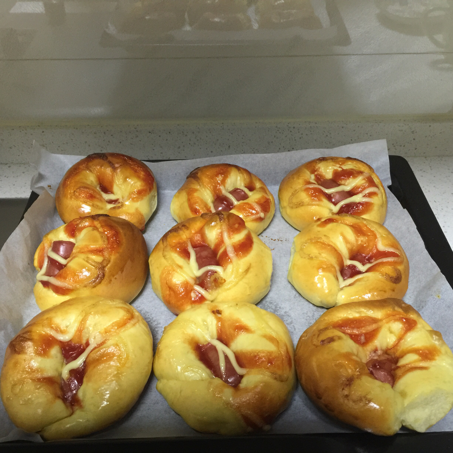 脆皮肠仔餐包