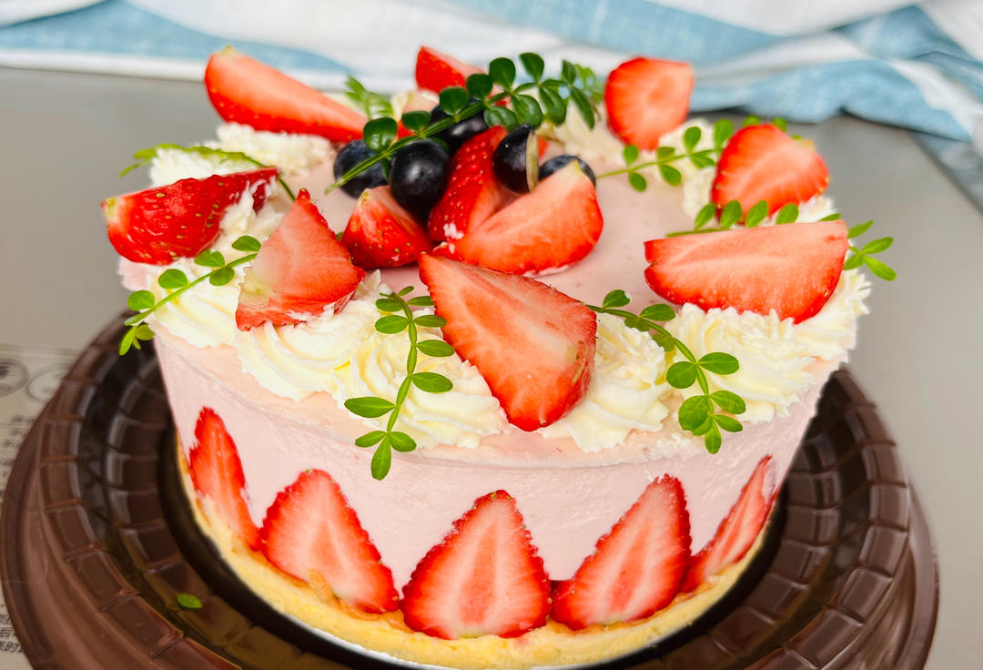 巧克力草莓慕斯蛋糕