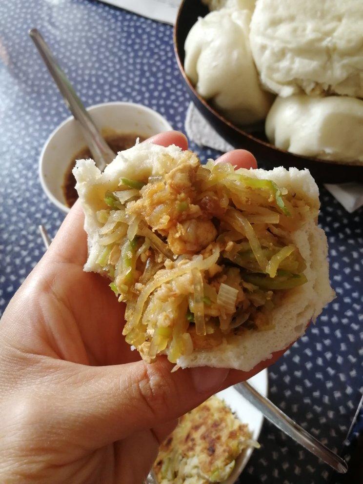 家乡味道-青萝卜肉脂渣豆腐包子