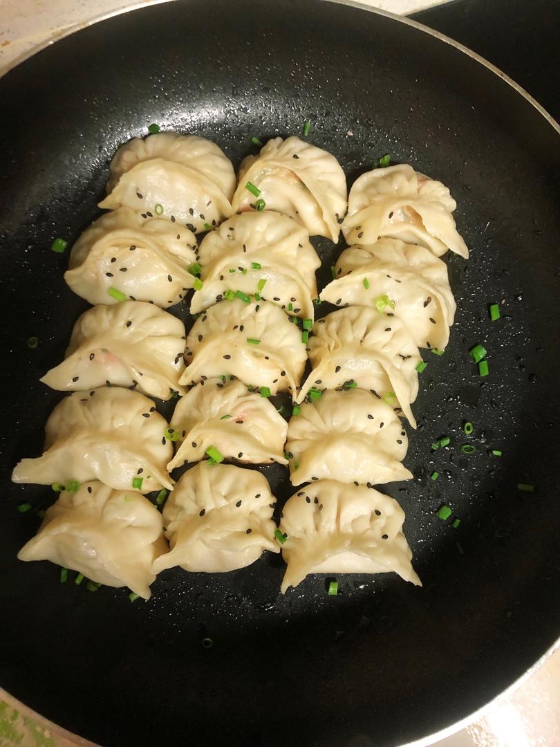 芹菜胡萝卜猪肉水饺