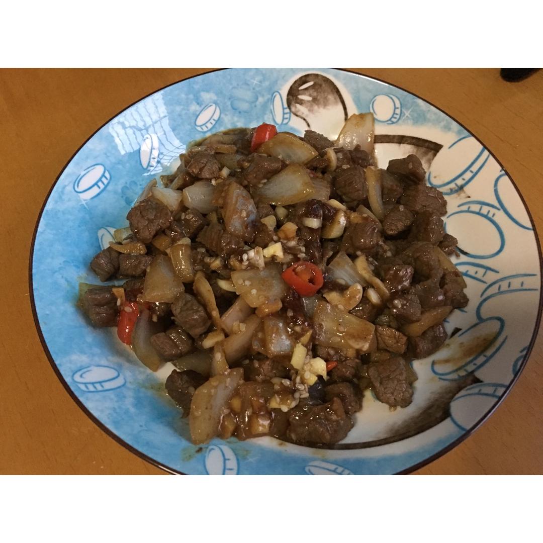 孜然洋葱炒牛肉粒