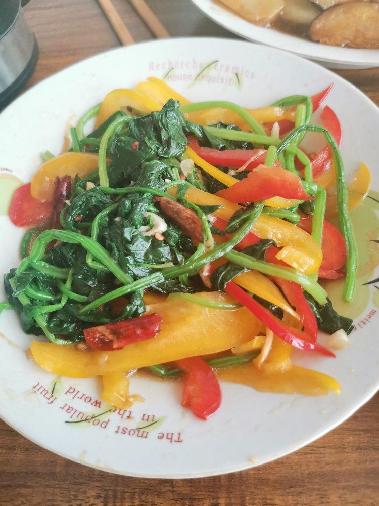 凉拌菠菜(家传秘方)