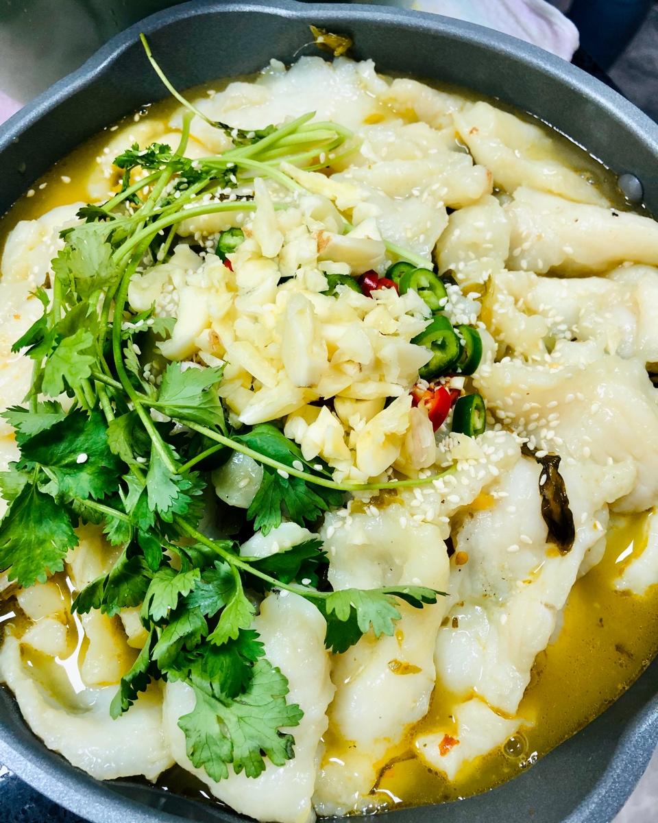 酸菜鱼 Boiled Fish with Sichuan Pickles