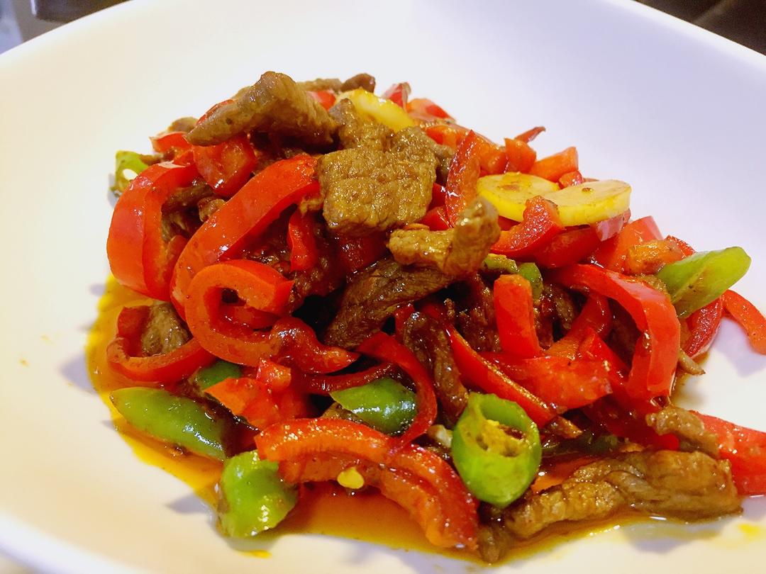 四月的海星做的甜椒炒牛肉