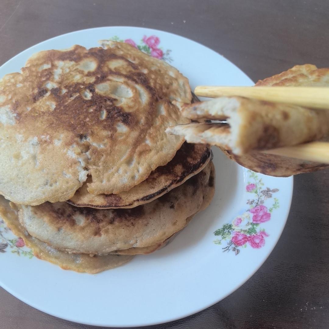 【减脂早餐】无油香蕉松饼（超简单）