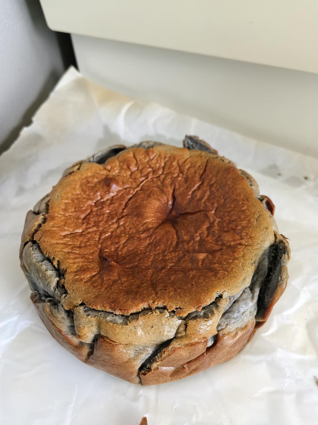 巴斯克蛋糕（马壮实）