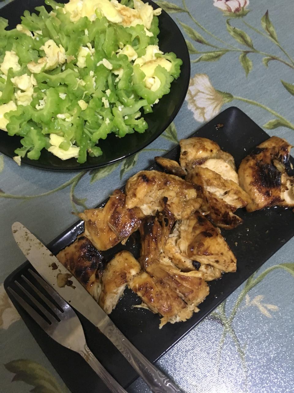 酷炫屌炸天好吃的煎鸡胸肉（香蒜蜂蜜煎鸡胸肉）