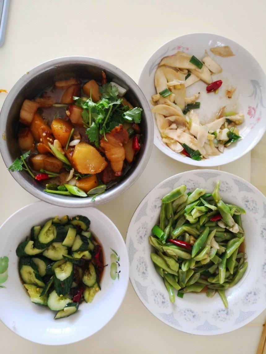 红烧肉炖土豆