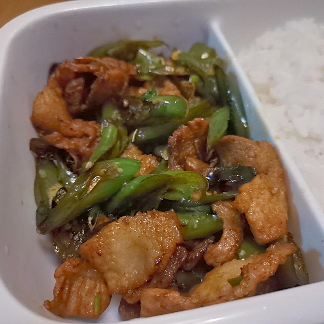 农家小炒肉【记忆中勾魂的油汤】