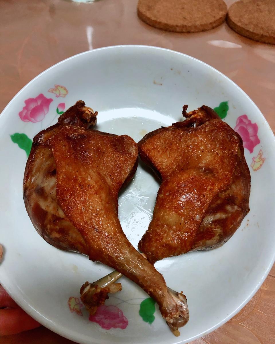 香酥咸鸭腿