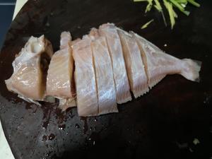 豆酱焖剥皮鱼的做法 步骤2
