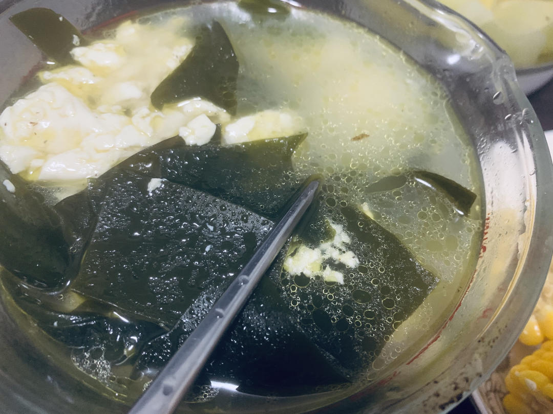 超级鲜的海带豆腐汤