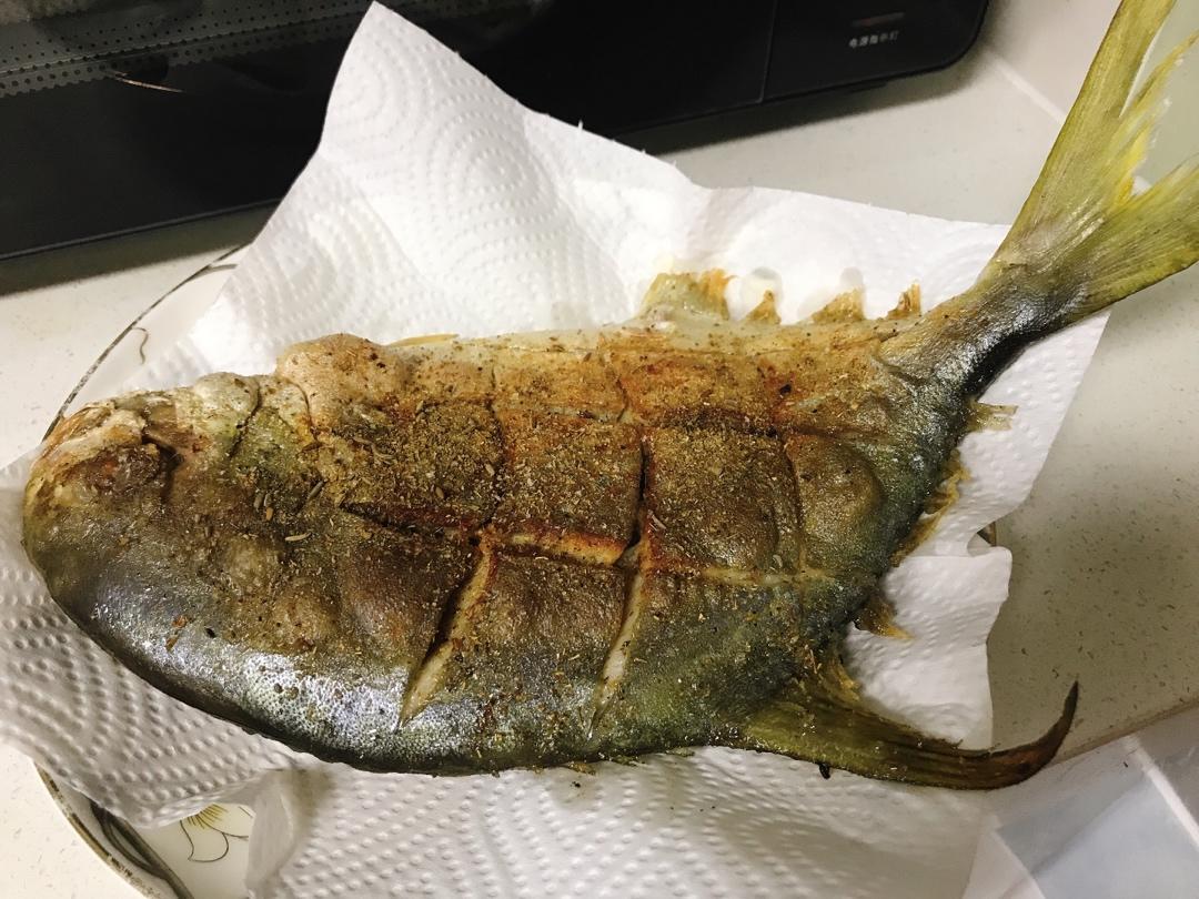 极简极美味——盐煎金鲳鱼