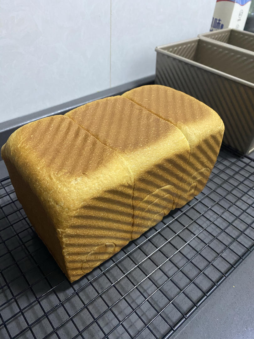 升级版奶香手撕吐司