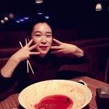 阳光下的小脚丫