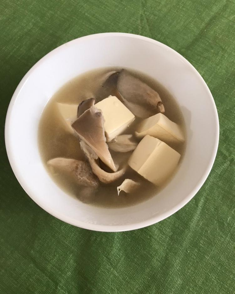 平菇豆腐汤