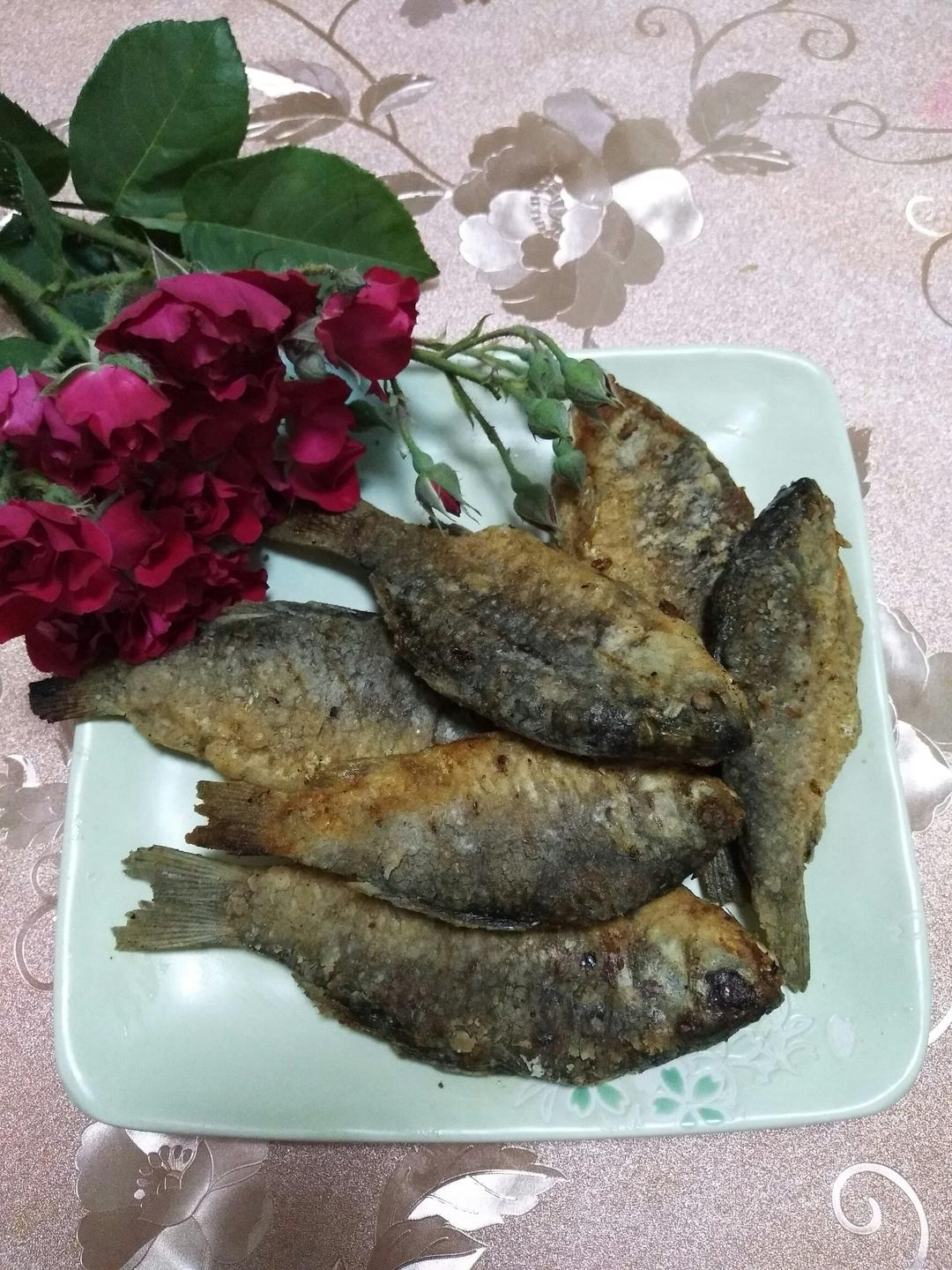 酥鲫鱼