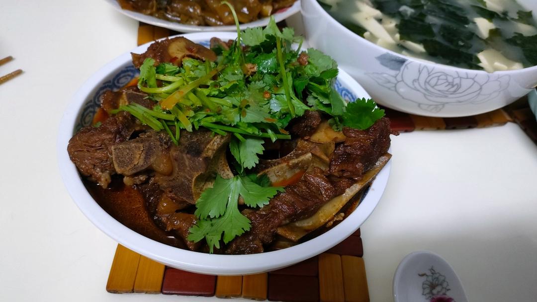 超级好吃的红烧牛脊骨（牛腩）