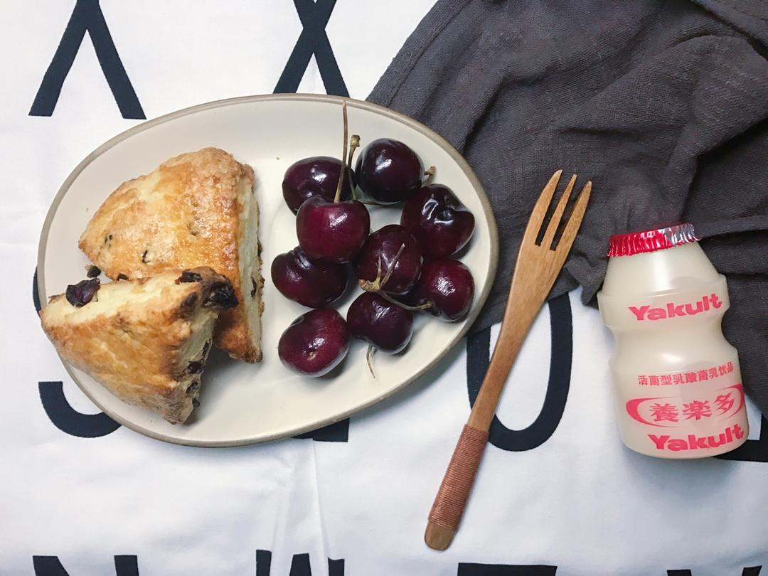 爆浆蓝莓司康Blueberry Explosion Scone